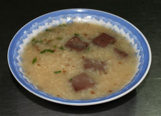 Hướng dẫn cách nấu món cháo huyết thơm ngon