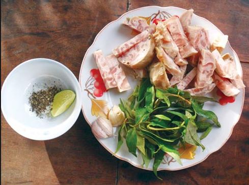 Cách làm món chả đầu heo theo phong cách Huế
