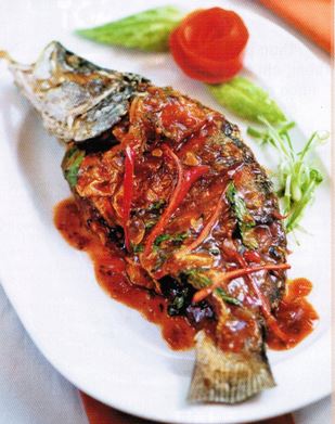 Hướng dẫn cách nấu món cá hú kho thơm và cá chẽm sốt chua ngọt