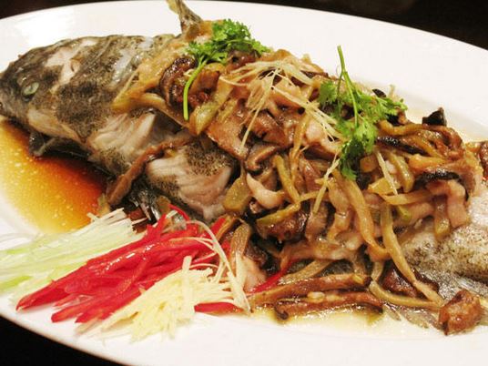 Cá mú chưng với nấm đặc biệt lạ miệng