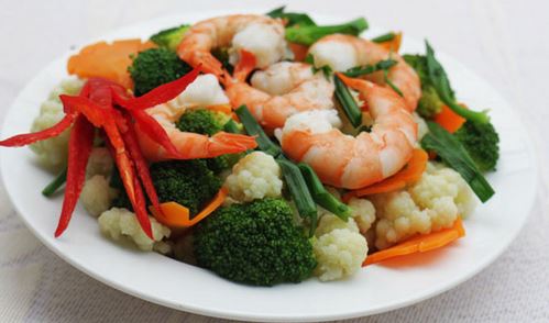 Thưởng thức món xào ngon có tên bông cải xào tôm