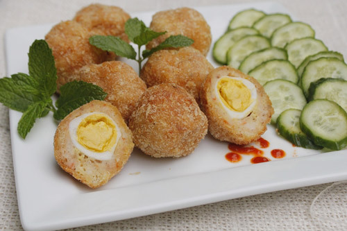 Món chả tôm bọc trứng cút lạ mà ngon