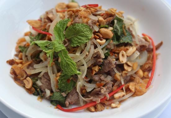 Cách làm món thị bò bóp thấu me