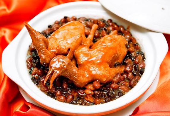 Bồ câu tiềm đậu phộng món ăn ngon nhất quả đất