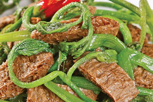 Cách làm món thịt bò xào xả chay từ bầu