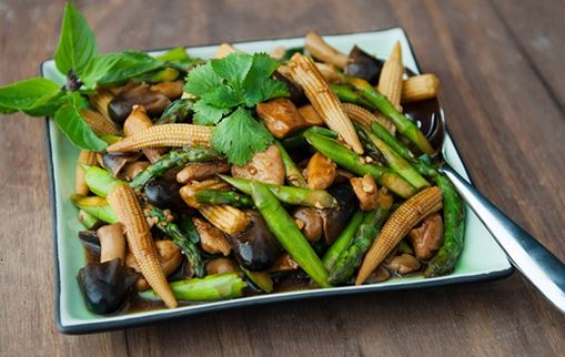 Cách làm món Bắp um xào nấm ngon miệng, hấp dẫn