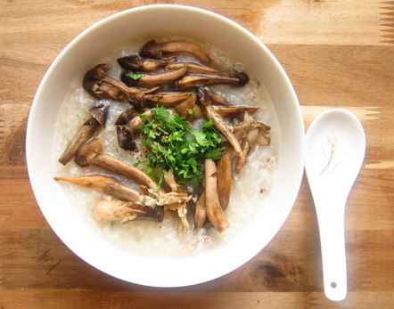 Công thức giúp bạn nấu món cháo nấm mối ngon miệng