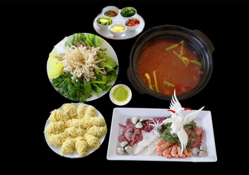 Hướng dẫn cách làm món lẩu rồng phượng ngày lễ