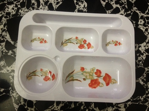 Khay cơm phát triển cùng với cuộc sống hiện đại