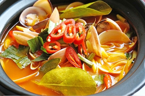 Cách làm món lẩu nghêu ngon ngọt
