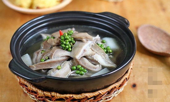 Cách nấu bao tử heo hầm tiêu xanh