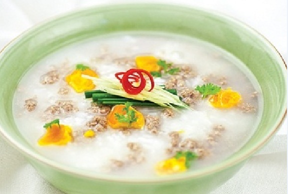 Cách nấu cháo thịt bằm giúp giải cảm