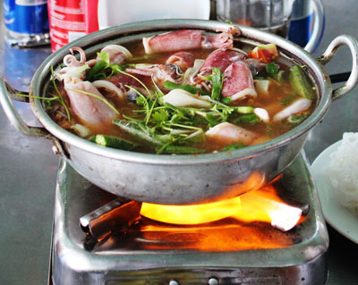 Cách nấu món lẩu mực Thái chua cay