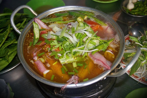 Cách nấu món lẩu mực mồng tơi