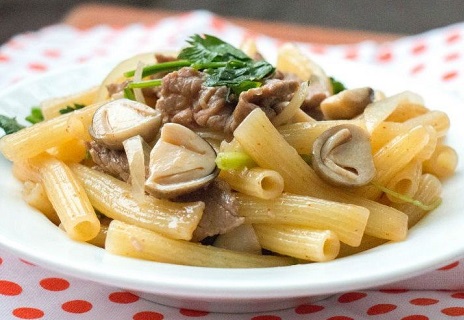 Cách nấu món nui xào thịt bò thơm ngon