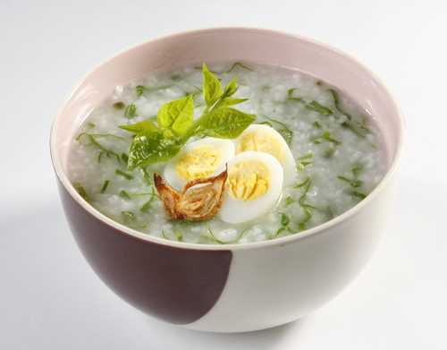 Cách nấu món cháo trứng cút rau mồng tơi