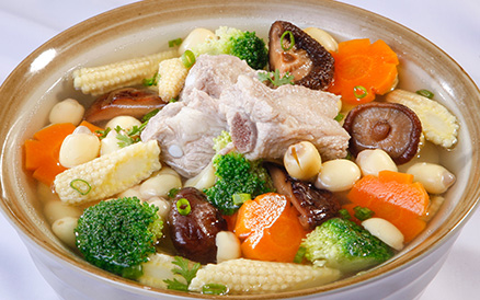 Cách nấu canh sườn hầm hạt sen