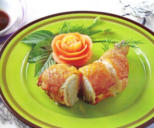 Cách làm món cánh gà rút xương dạng chả chìa