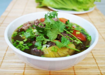 Giới thiệu cách nấu món canh thịt bò nấu thơm