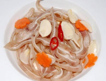 Hướng dẫn cách làm món tai heo ngâm giấm siêu ngon miệng