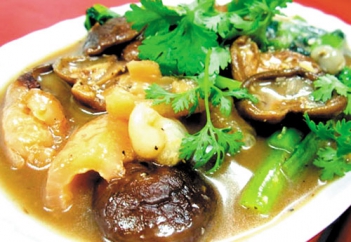 Cách nấu canh hải sâm với rau củ